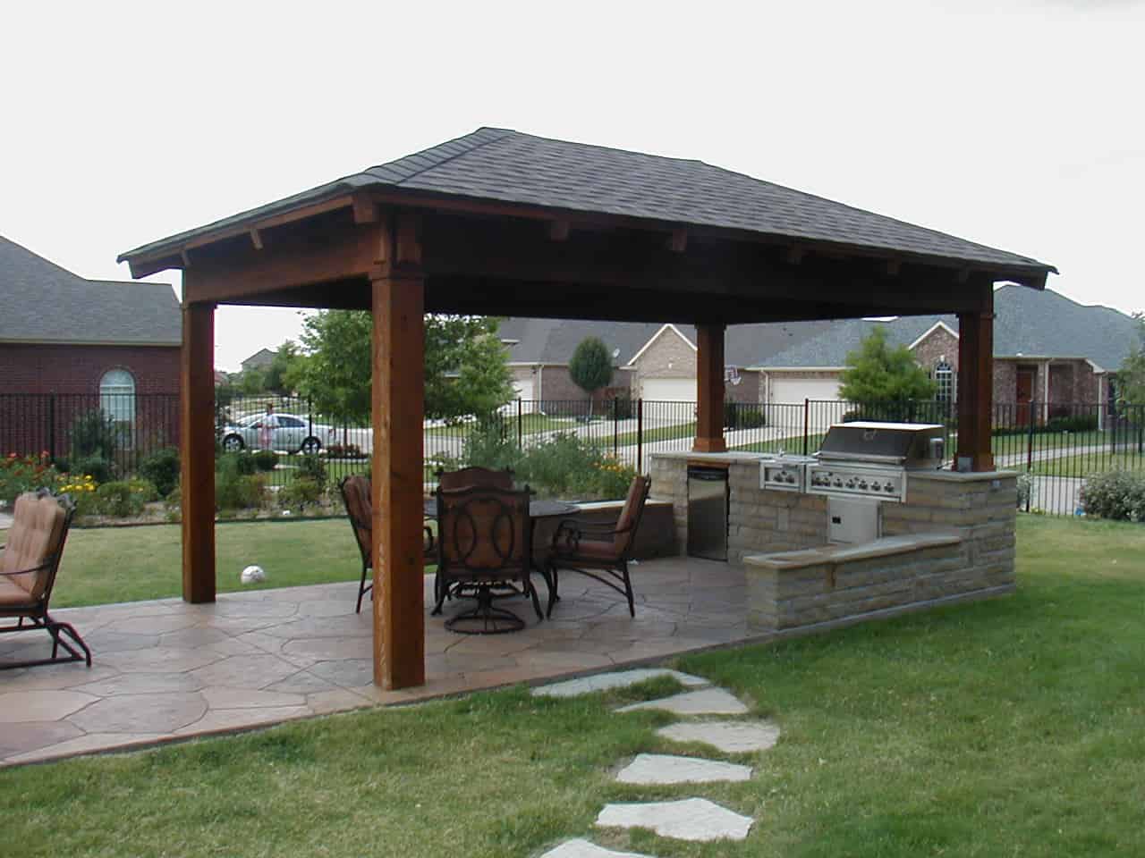 Bali Huts Thatched Roof Replacement Asphalt Shingle Gazebo Kits rea-de-lazer-perfeita-com-layout-muito-funcional-o-teto-com-ripado-de